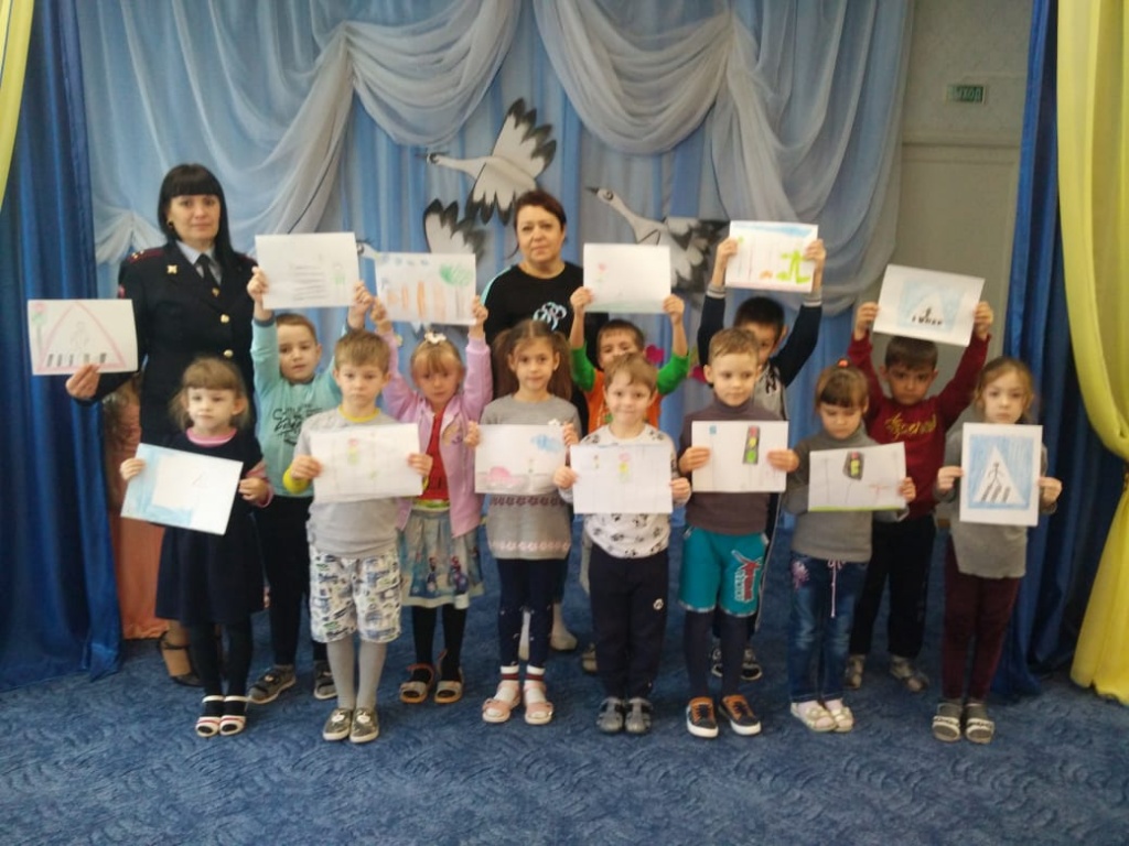 Изучаем ПДД и дорожные знаки